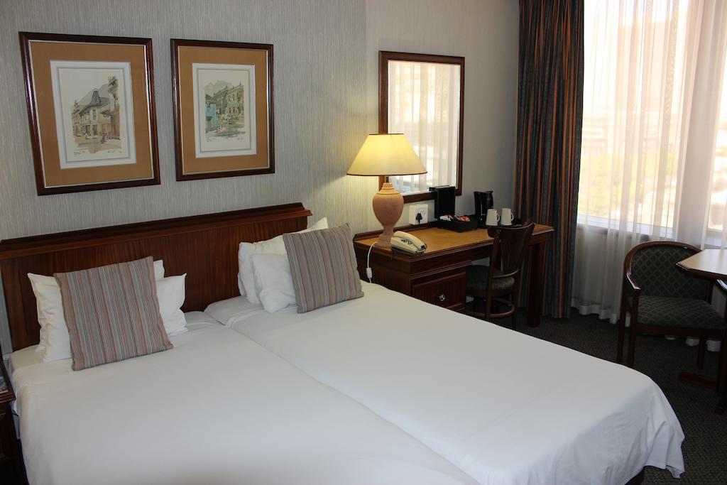 Hotel On St Georges Кейптаун Екстериор снимка