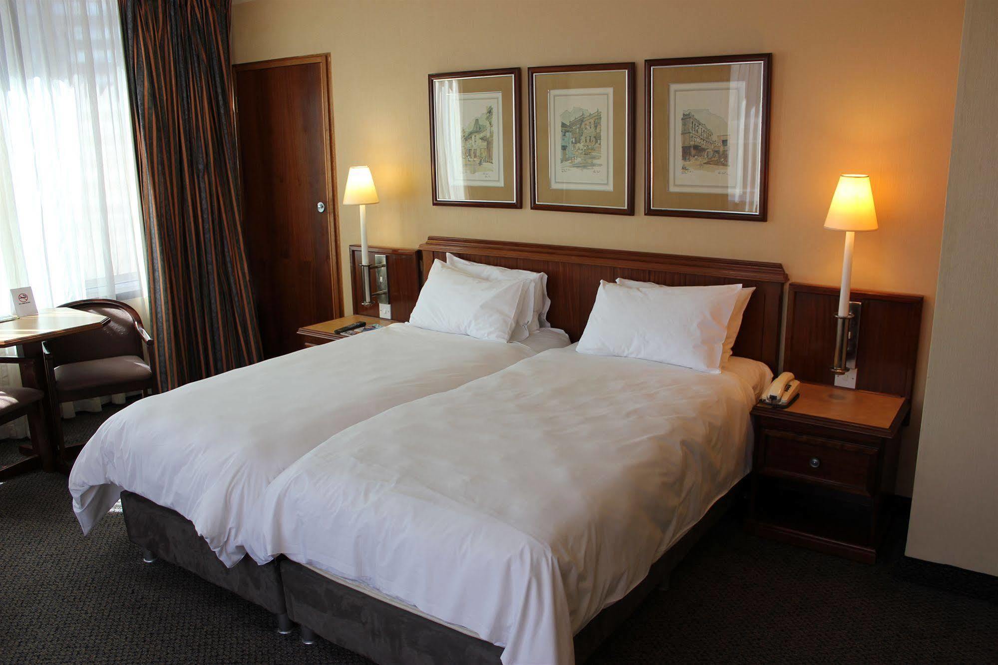Hotel On St Georges Кейптаун Екстериор снимка